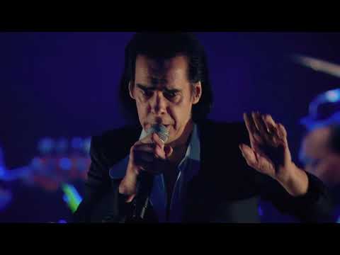 Nick Cave gave fans an unusual gift and put the whole concert on YouTube