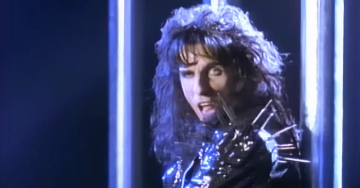 ALICE COOPER – BED OF NAILS